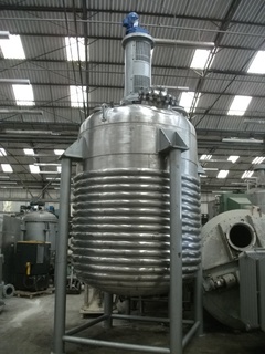 Reator em aço inox 316L 10.000 litros, com Trocador de calor
