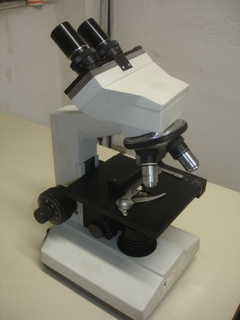 Microscópio Bi-ocular
