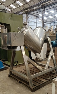 MISTURADOR EM V EM AÇO INOX, CAPACIDADE 200 LITROS