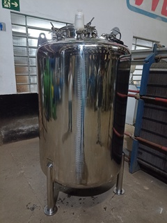 Tanque em aço inox 316L, 1.000 litros