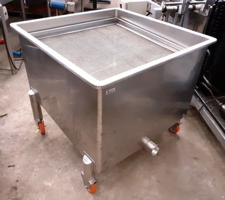Caixa em aço inox, 300 litros