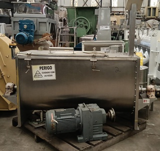 RIBBON BLENDER EM AÇO INOX, CAP 650 LITROS
